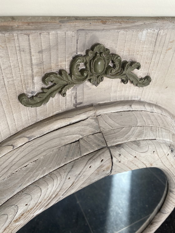 Image 1 of Landelijke, houten spiegel