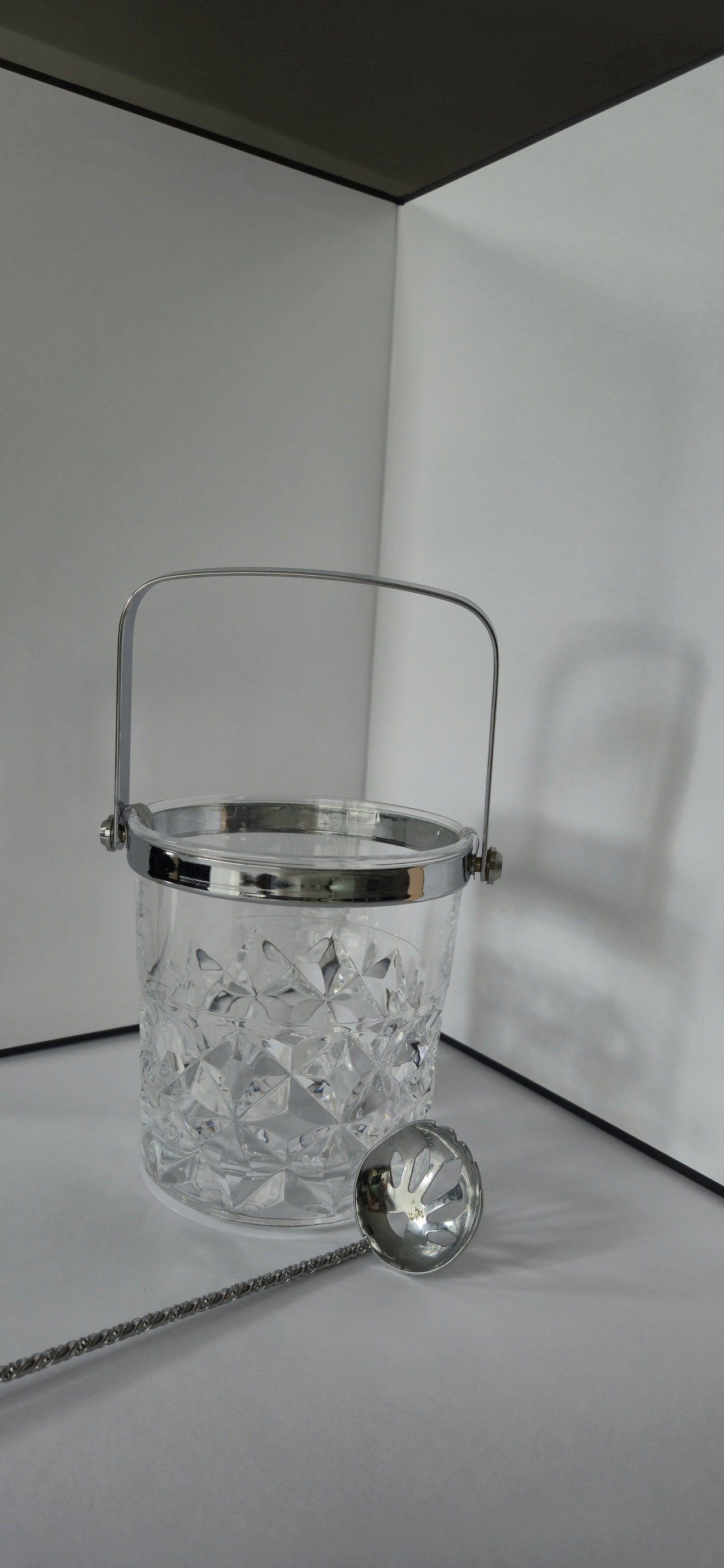 seau à glace vintage en verre ou cristal taillé design retro 60s 70s