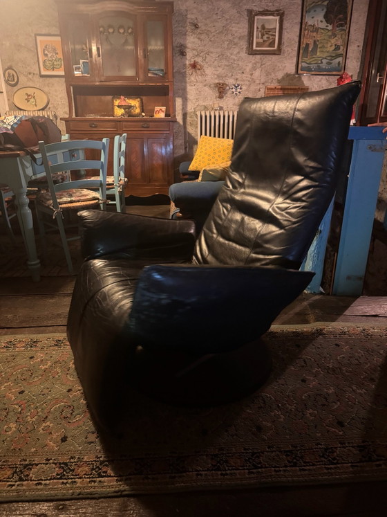 80s vintage black leather adjustable recliner chair, swivel (photo 7 of 15)