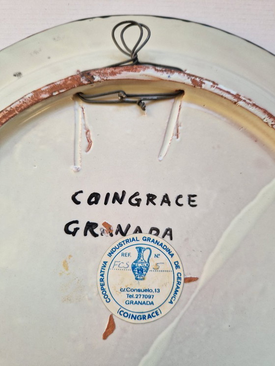 Image 1 of Plato de pared.Coingrace.Granada.Cerámica española de Fajalauza.