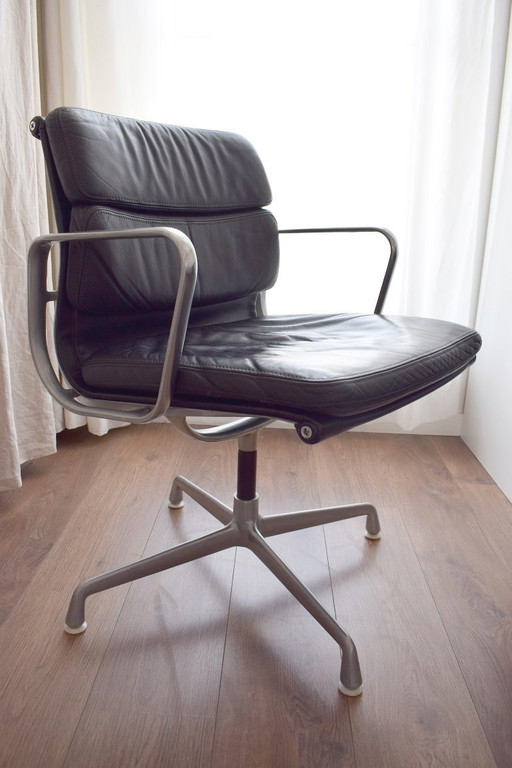 Eames Herman Miller Soft Pad Group (Konferenzstuhl) aus schwarzem Leder