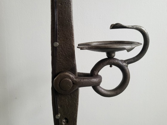 Image 1 of Vintage brutalistische vloerlamp uit de jaren 70 met metalen ketting en pijlen, asbak uit de jaren 70