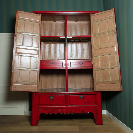 Image 1 of Grande armoire rouge d'ambassade chinoise > 100 ans d'âge