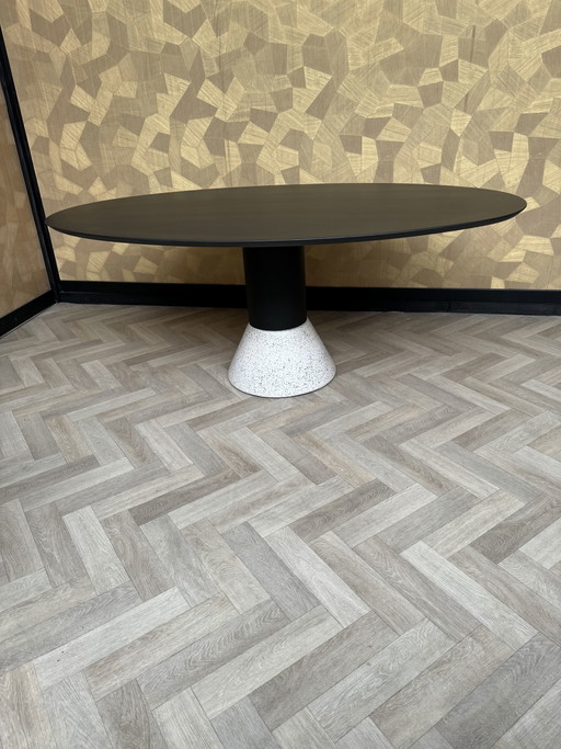 Arco Balance table oval