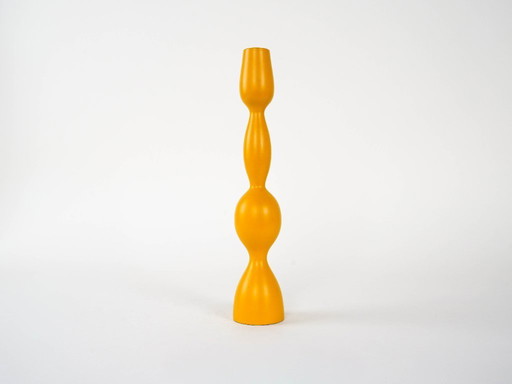 Candelabro color mostaza, diseño danés, década de 1970, fabricado en Dinamarca.
