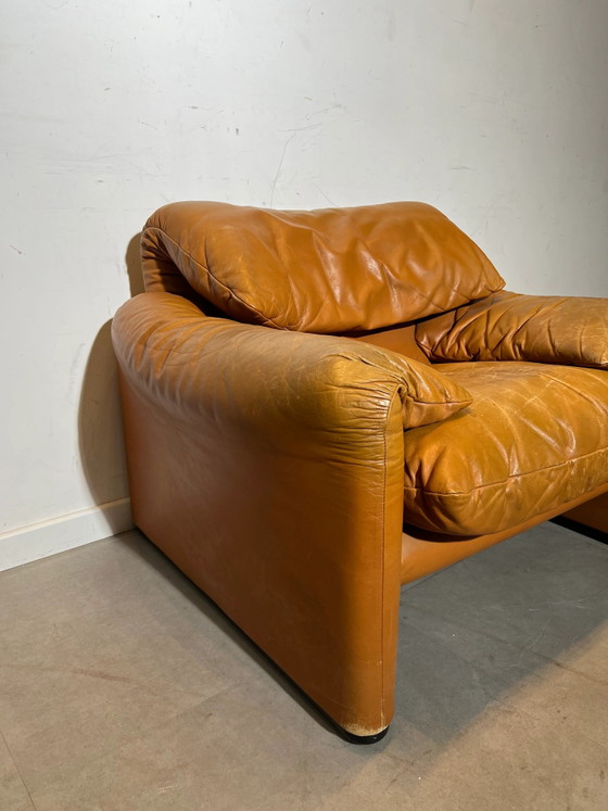 Sillón Cassina Maralunga de cuero de Vico Magistretti – Sillones (photo 6 of 9)