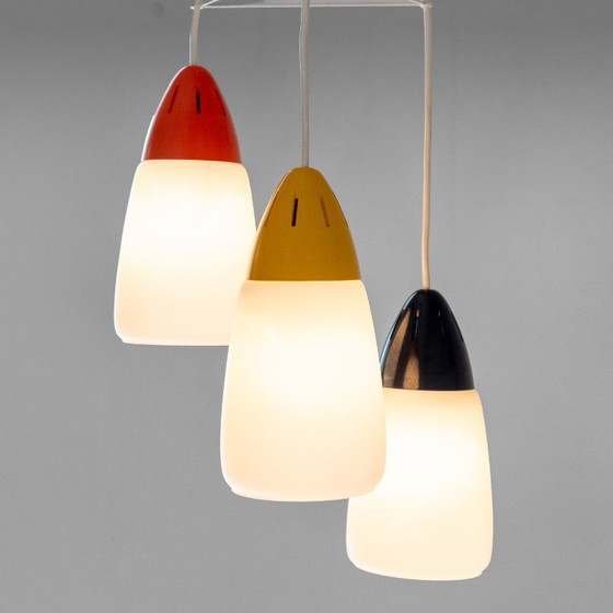 1x Italiaanse Moderne 3-Lichts Hang Kroonluchter in Opaalglas en IJzer, Stilnovo Stijl – Iron (photo 4 of 12)