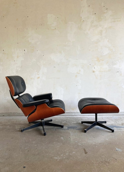 Poltrona e poggiapiedi Vitra Eames – fauteuils, Aluminium, Other (photo 2 of 16)