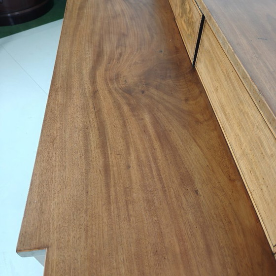 Image 1 of Engels dressoir in Georgische Revival-stijl – begin 19e eeuw
