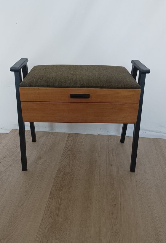 Image 1 of Tabouret des années 1950 avec rangement