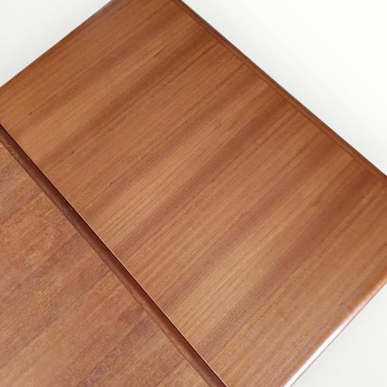 Image 1 of Vintage extendable dining table