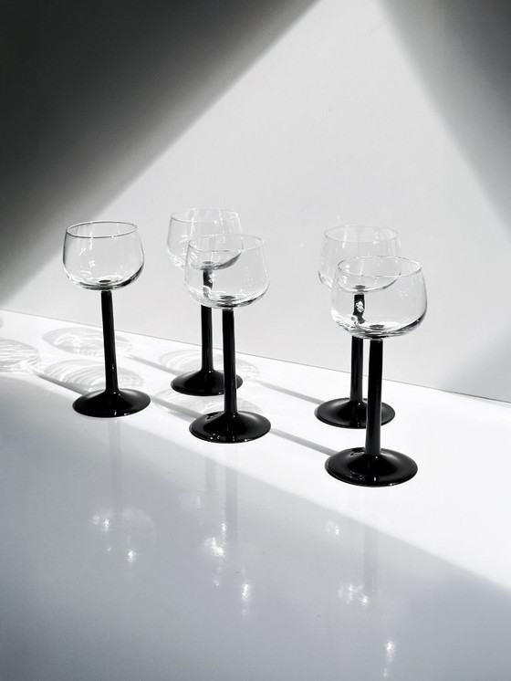 Image 1 of 5 Vintage Luminarc Wijnglazen Romeinen Zwart Domino 80s Witte Wijn Rode Wijn Zwarte Bokaal Art Deco Revival Postmodern