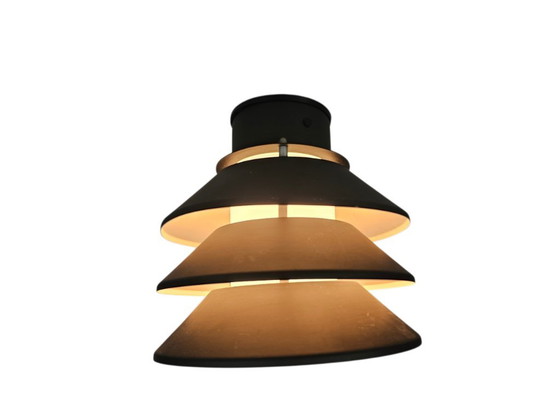 Lampada da tavolo nera con paralume a strati, Lampade da tavolo, Metallo, Nero, Modern (foto 8 di 9)