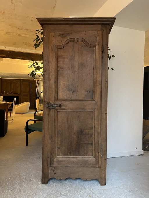 Bonnetiere in 18th century oak