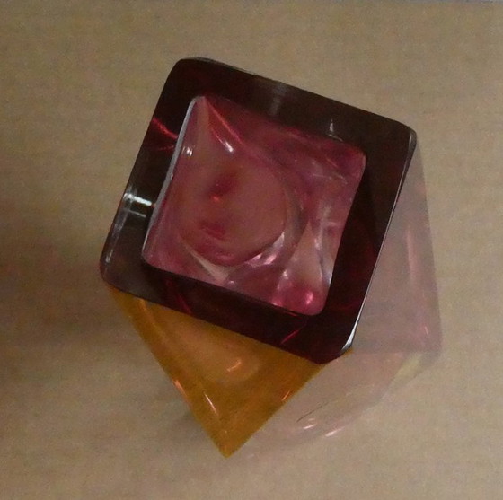 Image 1 of Vase aus Murano Glas, Überfangglas, facettiert geschliffen, mit Label, Italien 1960er