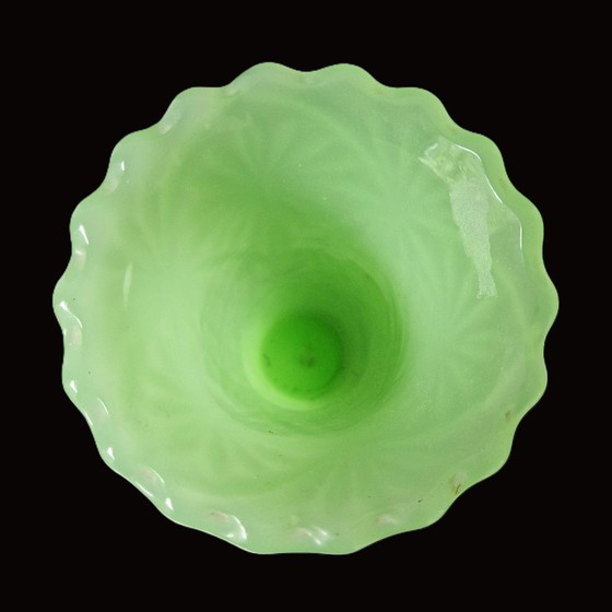 Rare vintage jadeite vase – Glass (photo 9 of 9)
