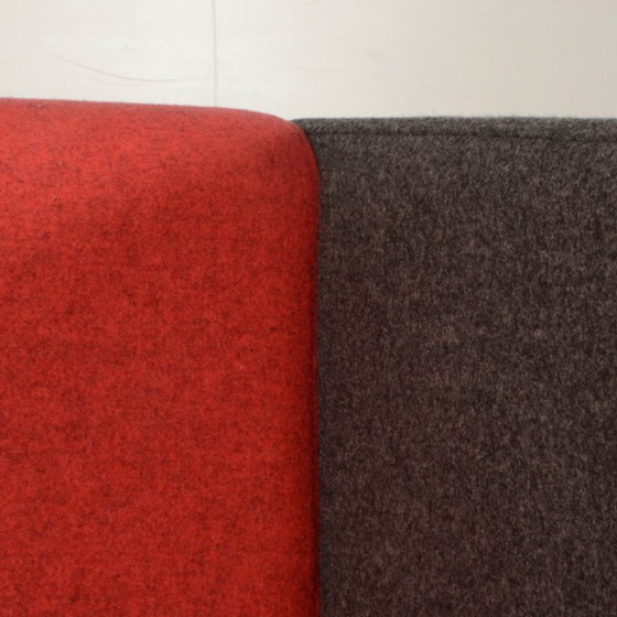 1x Ahrend Earchair / Grey/Red / 144x78x75 cm – Armchairs, Textile, Wool (photo 4 of 5)