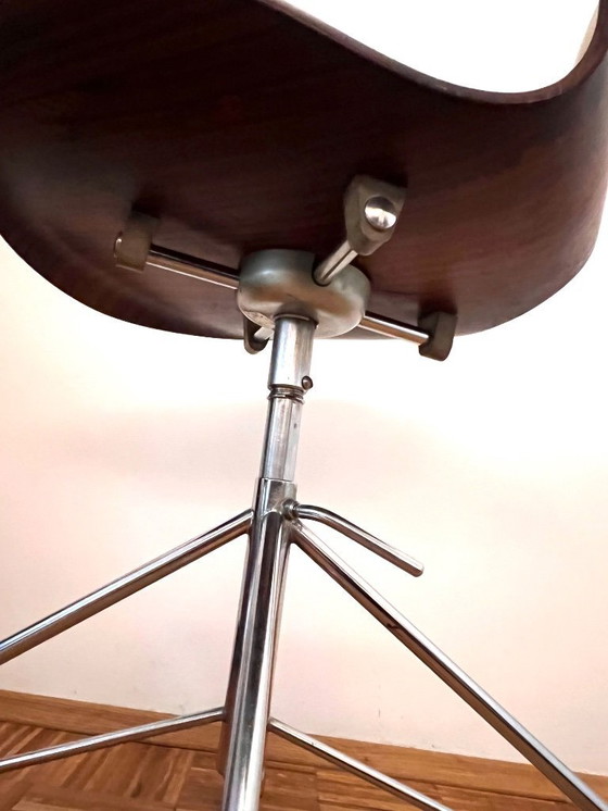 Image 1 of Fritz Hansen teak swivel chair Arne Jacobsen