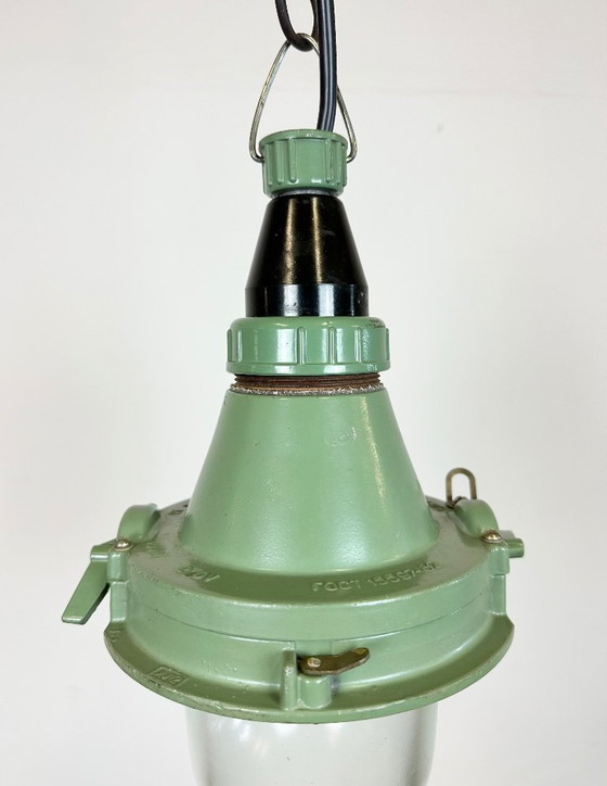 Image 1 of Lampada a sospensione sovietica industriale verde, anni '60