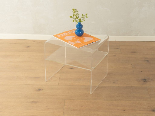 Table d'appoint en acrylique des années 1960