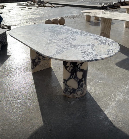 Tavolo da pranzo ovale in marmo viola calacatta