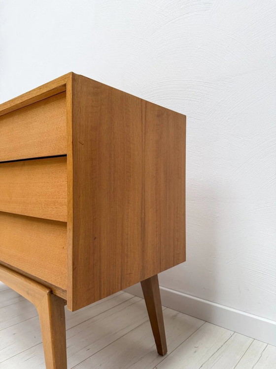 Image 1 of Vintage Duitse notenhouten commode, minimalistische dressoir in mid-century modern stijl, jaren 1950