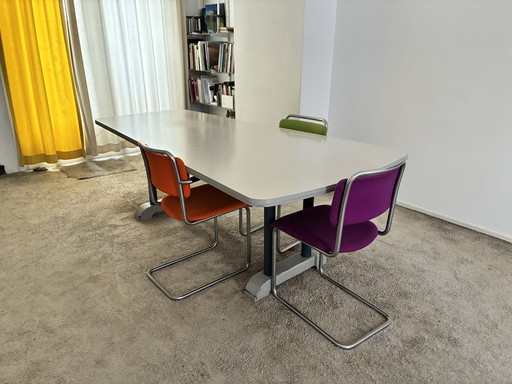 Tavolo modello piscina Gispen