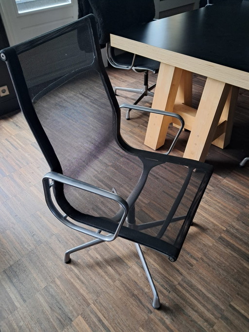 6 x Charles Eames stoelen , 375  per stuk