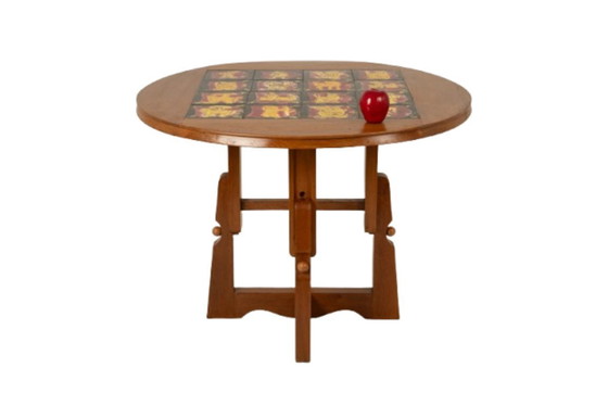 Image 1 of Guillerme et Chambron. Guéridon en chêne et céramique. Années 1970-80