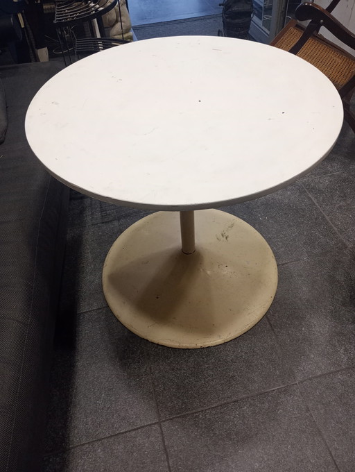 Vintage retro design tulip table