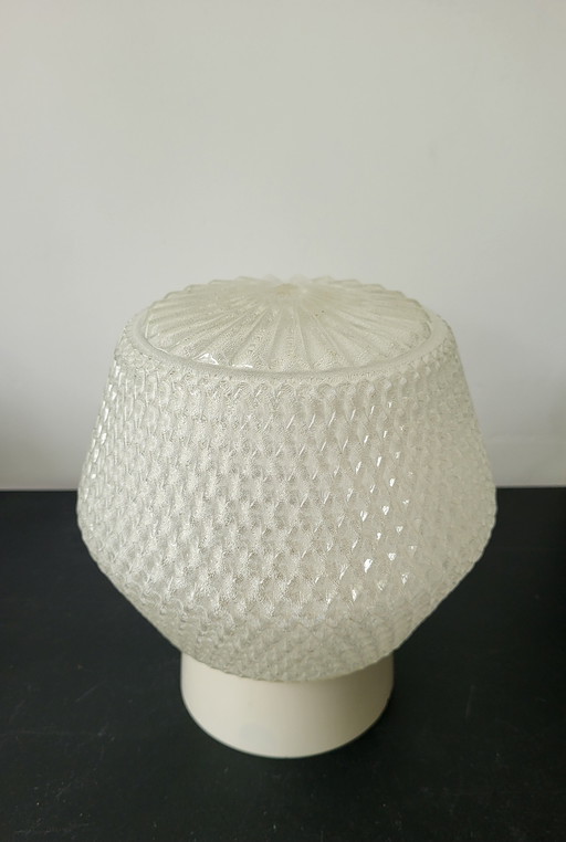Mid-Century plafonniere met prachtig patroon in het glas jaren '50/'60.