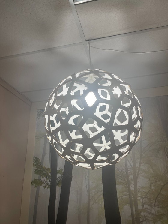Image 1 of David Trubridge Corallo bianco 1 lato
