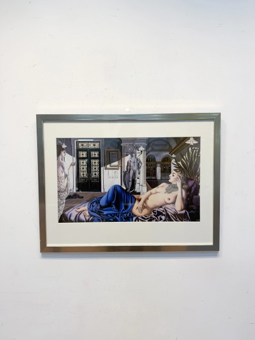 Paul Delvaux – Interior surrealista con desnudo reclinado – Lámina enmarcada – 85 x 65 cm – giclee prints
