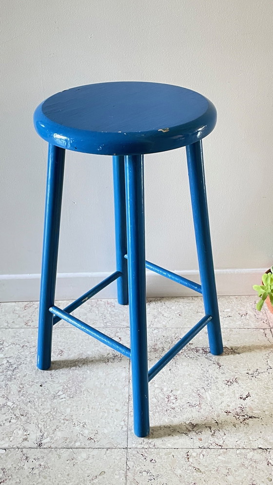 Image 1 of Tabouret Bois Vintage Peinture Bleu Électrique