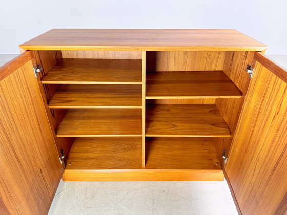 Image 1 of Cómoda Bramin de mediados de siglo, aparador HW, pequeño armario de teca