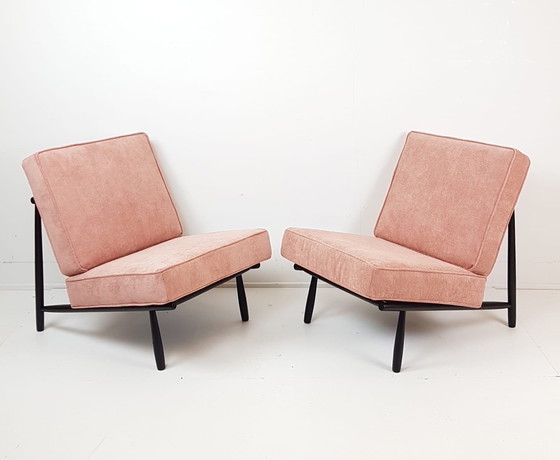 Image 1 of Poltrone Artifort Dux in metallo nero con cuscini rosa nuove