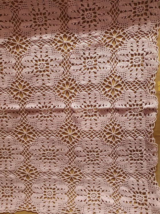 Unique handmade crocheted tablecloth, Pink, approx. 70x70 cm, Eigene Handarbeit, selbst gefertigt (photo 3 of 5)