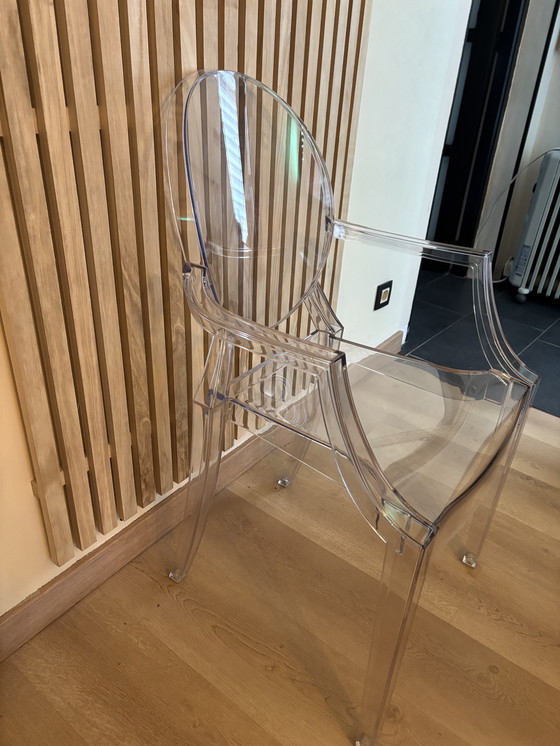 Image 1 of 2 Louis Ghost Stühle