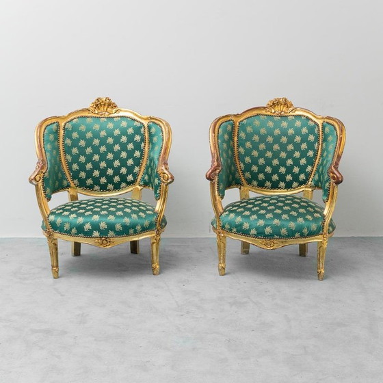 Image 1 of TWEE FAUTEUILS IN LOUIS XV-STIJL IN GOUD MET VINTAGE GROENE STOF