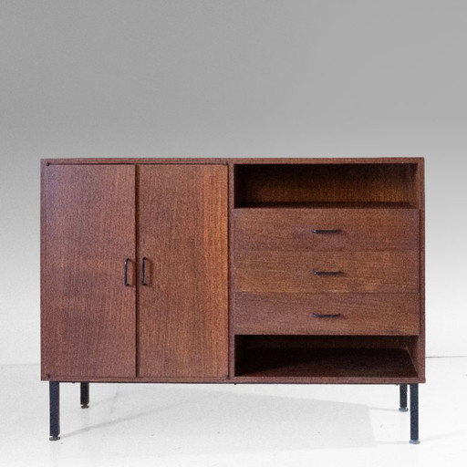 1x Mid-Century Modern italienisches Teakholz Sideboard mit Eisenbeinen & Messingfüßen, 1960er