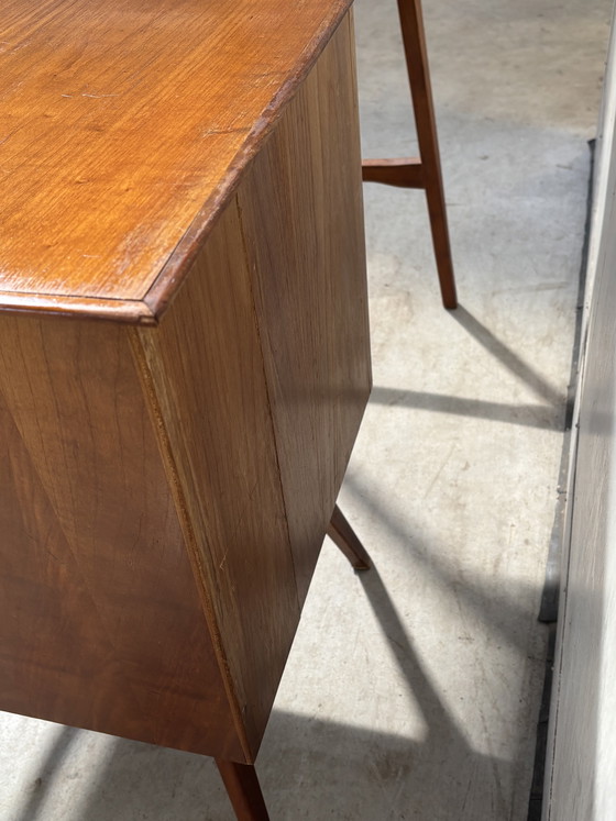 Image 1 of Schreibtisch im Mid-Century-Modern-Stil, dänisches Design aus den 1960er Jahren