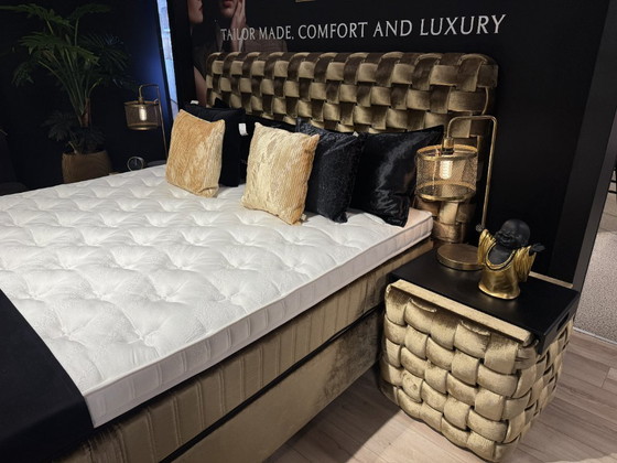 Image 1 of Serta Luxury Chess boxspring