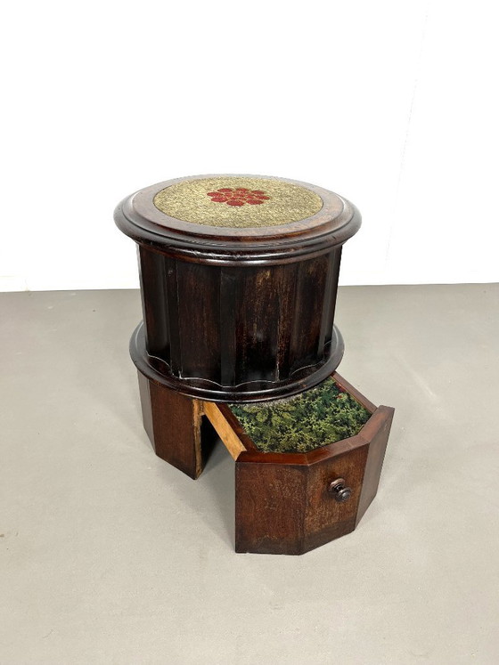 Image 1 of Antieke 19e-eeuwse Victoriaanse mahoniehouten toiletpot met opstapje