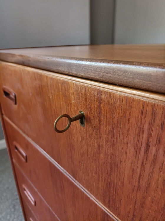 Image 1 of Vintage teak ladekast