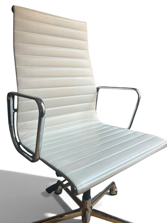 Authentieke Eames EA 119 bureaustoel voor Herman Miller/Vitra - wit leer (jaren 70) – Fauteuils, Leather (photo 6 of 17)