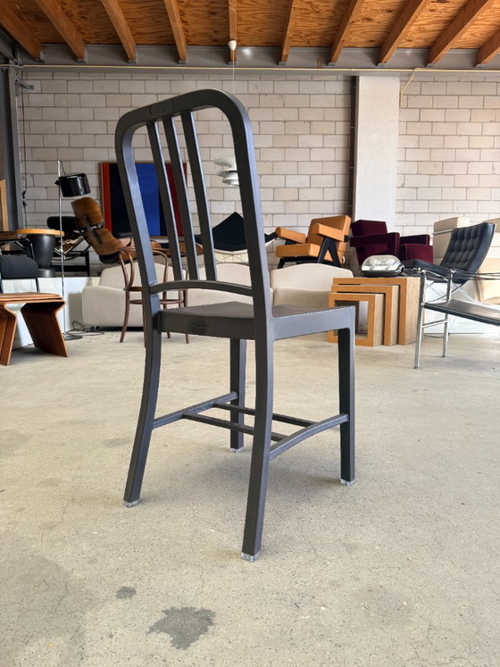 Emeco Coca Cola chair, Wilton Carlyle Dinges (voorraad: 6), Eetkamerstoelen, Kunststof, Grijs, Modern (foto 5 van 9)