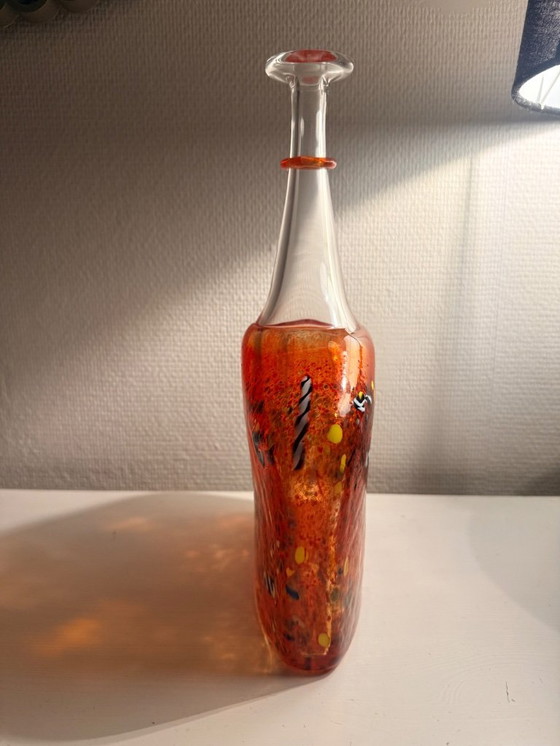 Image 1 of Vase signé Kosta Boda « Satellite » par Bertil Vallien - Grands Confettis Rouges (Modèle 89715)