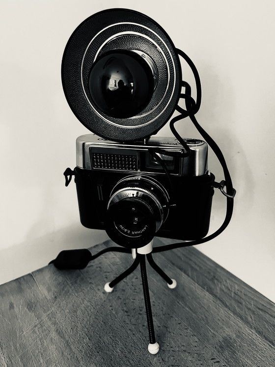 Image 1 of Unieke lamp gemaakt van retro Voigtländer camera 