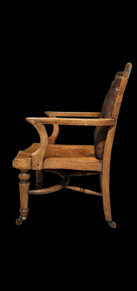 Image 1 of Antieke Engelse bureau- / library armstoel