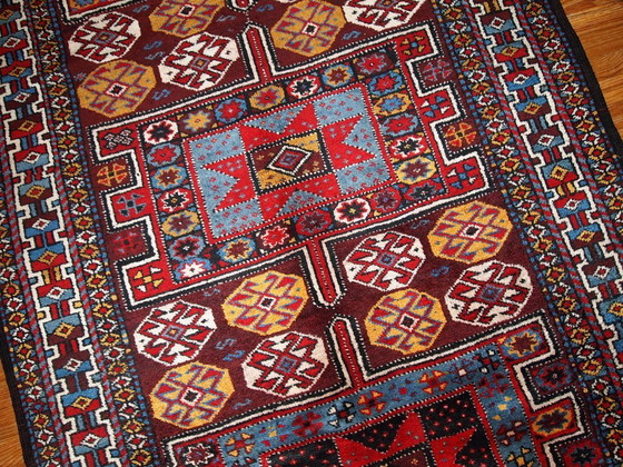 Image 1 of Alfombra persa kurda antigua hecha a mano de 122 cm x 243 cm (4' x 8'), década de 1880 - 1B419